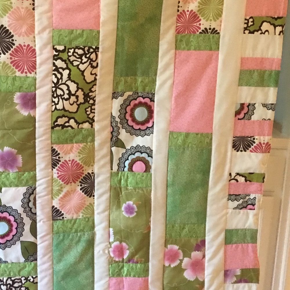 Handmade Quilt   - Picture 4 of 16